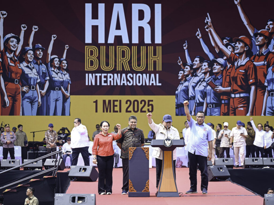 Presiden Prabowo Hadiri Peringatan Hari Buruh Internasional di Monas